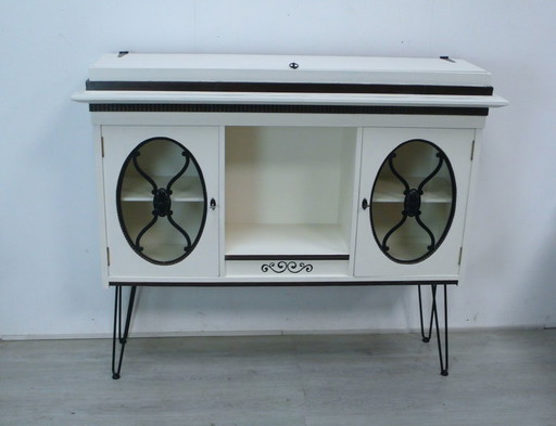 Antik Sideboard Vitrine Jugendstil um 1900 Eiche in Cremeweiß handbemalt – high boards, Wood, Glass
