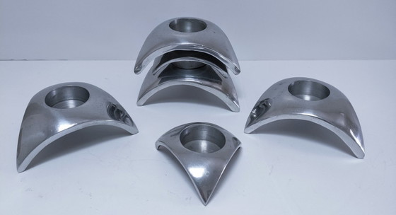 Sechs dreibeinige Aluminium-Kerzenhalter 90er Jahre, Silber (Foto 6 von 12)