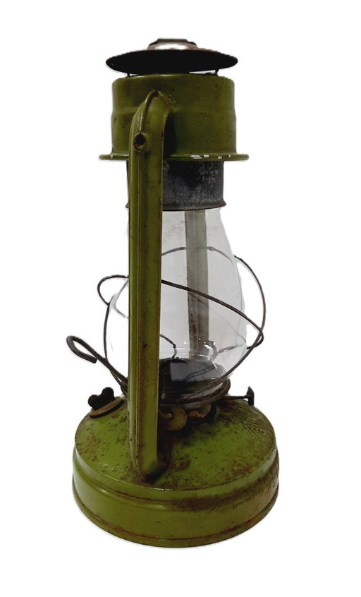 Vintage Oil (Kerosene) Lantern