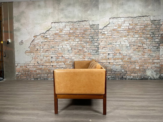 AP Stolen AP63/4 – Cuir marron clair | Hans J. Wegner – Canapés, Leather, Wood (photo 7 of 18)