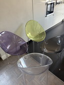 Vintage stoelen in vier kleuren