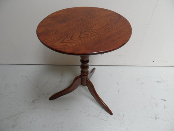 Image 1 of table d'appoint ronde ancienne