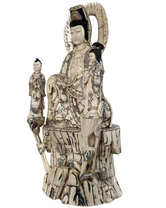 Guanyin china antigua con Shancai y Longnü – Finales de Qing – Hueso tallado – 60 cm – Esculturas (photo 8 of 11)