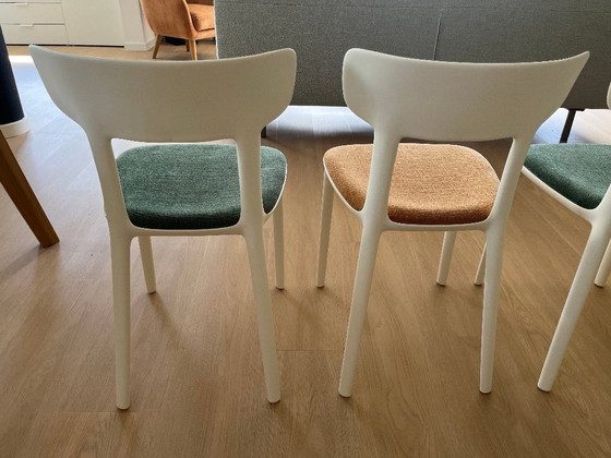 Image 1 of 4x Infiniti Canova chairs (RAL9001, green/orange)