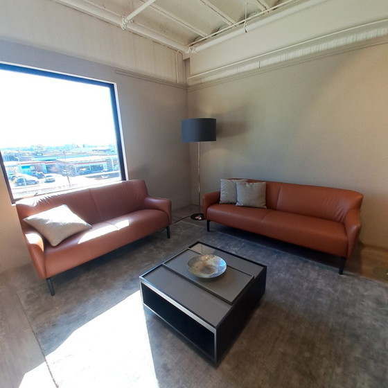 Image 1 of Mesa de centro Close de diseño italiano