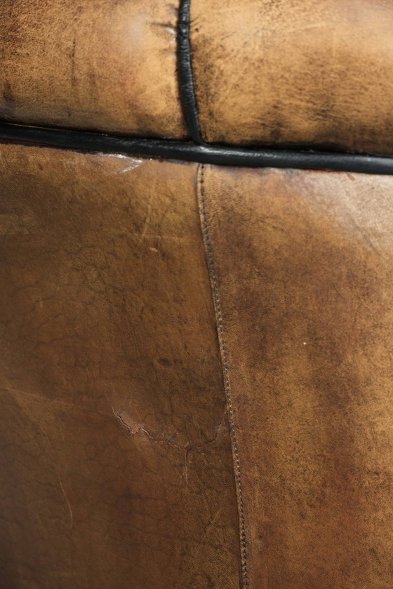 Image 1 of Joli fauteuil club vintage en peau de mouton de style anglais