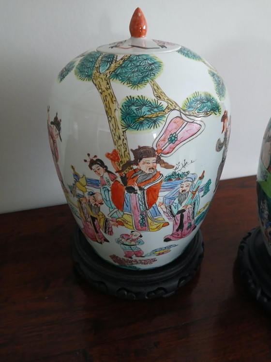 Image 1 of Paar grote chinese gemberpotten emaille Famille Rose 30cm