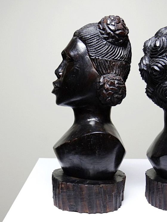 Image 1 of Couple de bustes Malgaches bois exotique foncé sculpté artisanat années 40-70