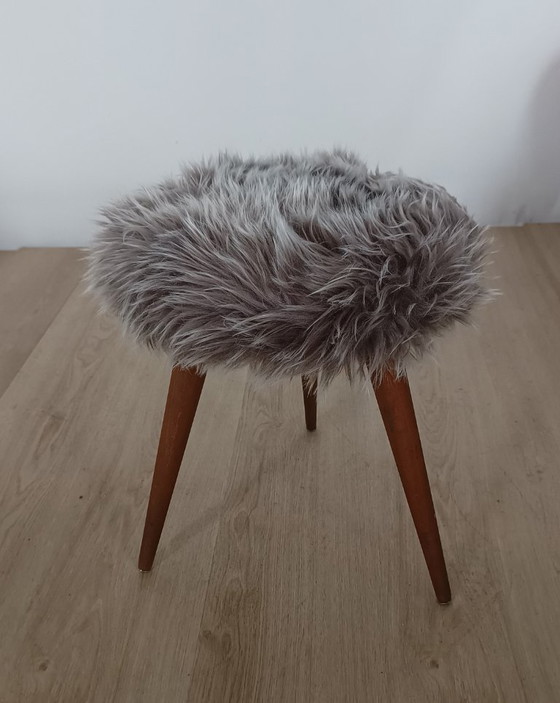 Tabouret Shaggy Années Cinquante – Poufs & repose-pieds, Textile, Bois (photo 3 of 7)