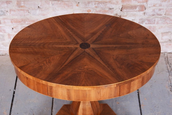 Petite table Biedermeier restaurée, par J. Danhauser, noyer, épicéa, Autriche, années 1820 – Tables d'appoint (photo 4 of 9)