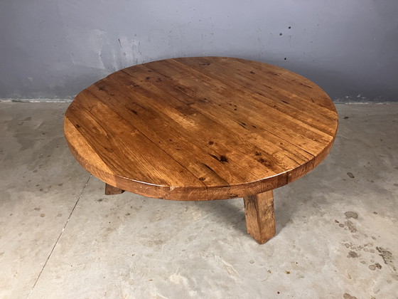 Image 1 of Brutalist eiken salontafel rond driepoot vintage 