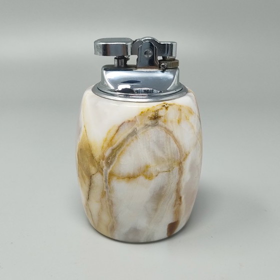 Italiaanse onyx rookset in mid-century modern stijl uit de jaren 60 met tafelaansteker en asbak. Normale (photo 5 of 12)