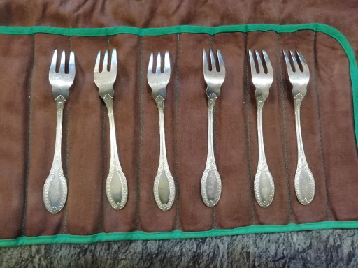 6 fourchettes à dessert en argent .800 style Empire