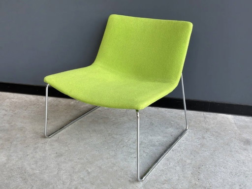 Arper Catifa 80 loungestoel met sledevoet