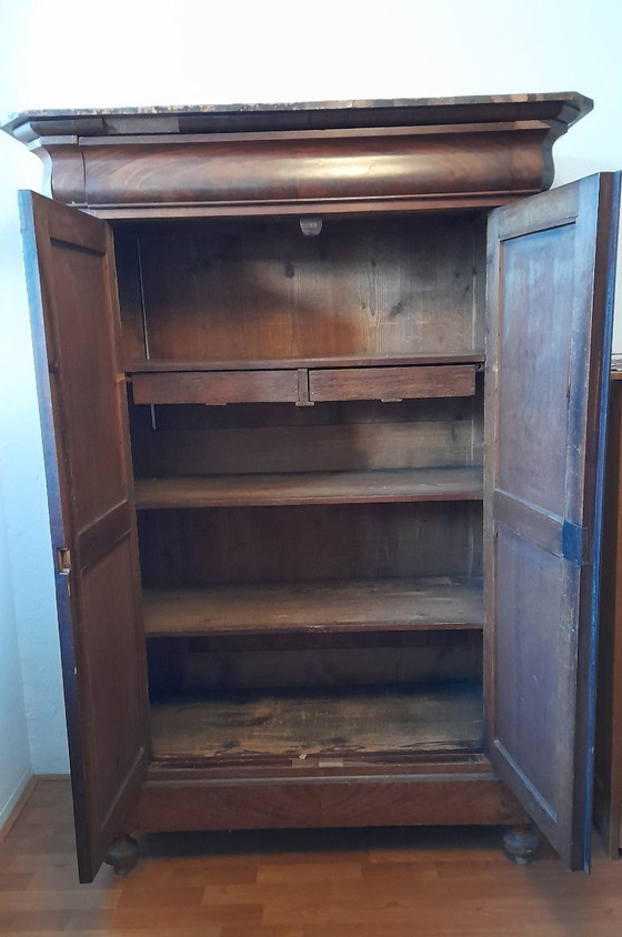 Image 1 of Armadio antico (per ragazze)