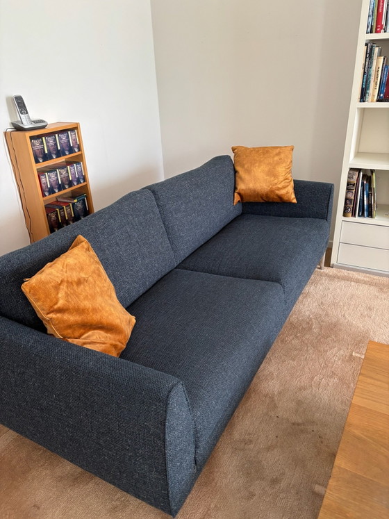 Divano 3 posti Heelz gamba in alluminio – Design on Stock, Divani 3 posti, Tessile (photo 4 of 5)