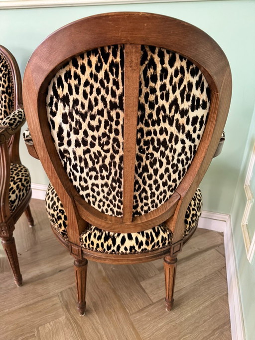Trío de sillones medallón Luis XVI – Estilo leopardo / Chic & Bold