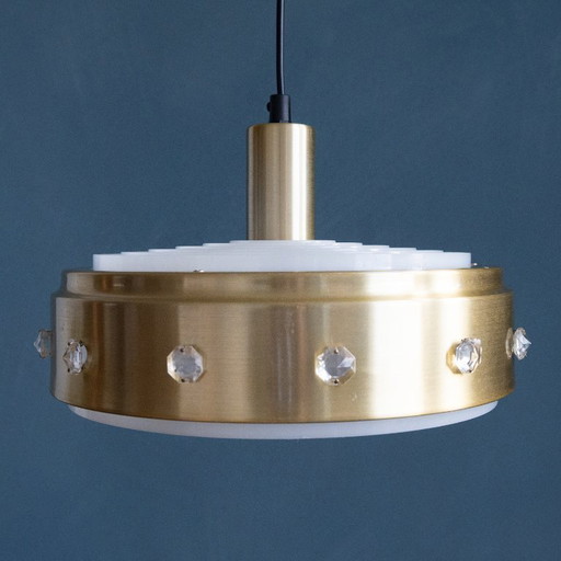 Dänische Vitrika-Pendelleuchte in Messingoptik