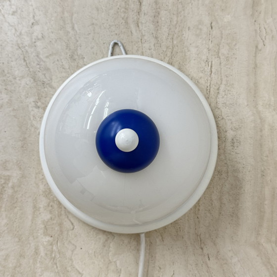 Image 1 of Applique vintage in vetro bianco e blu, anni '70