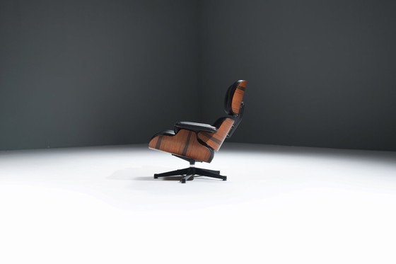 Image 1 of Eames Lounge Chair Rosewood van Charles & Ray Eames voor Vitra (Herman Miller)