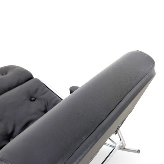 Image 1 of Sillón mecedora de diseño original Lama, de cuero negro, estilo Bauhaus.