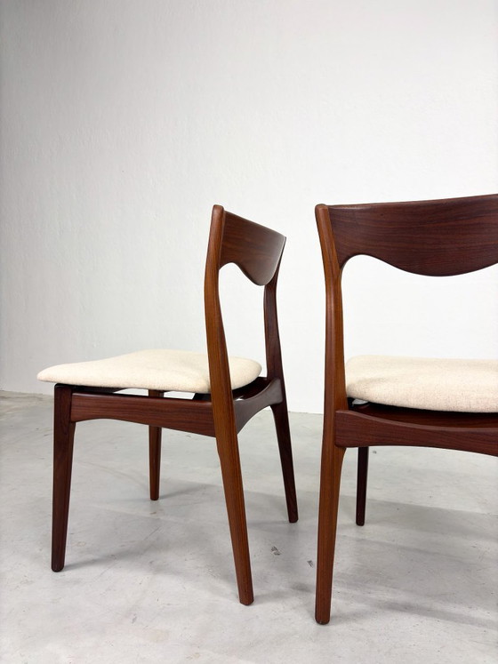 Set Vintage Dining chairs by AwA – Wood (photo 16 of 19)