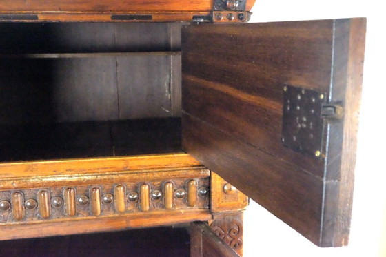 Image 1 of Prachtige 17de eeuwse Zeeuwse kast. 