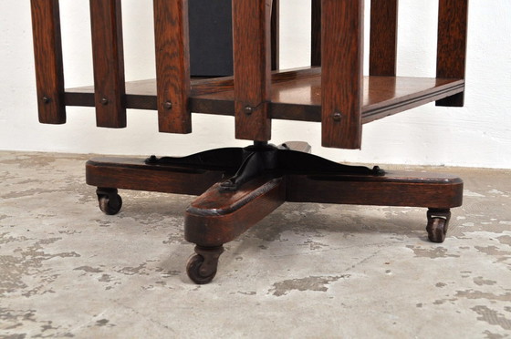 Image 1 of Antiguo molino de libros de roble con bandeja adicional, década de 1880