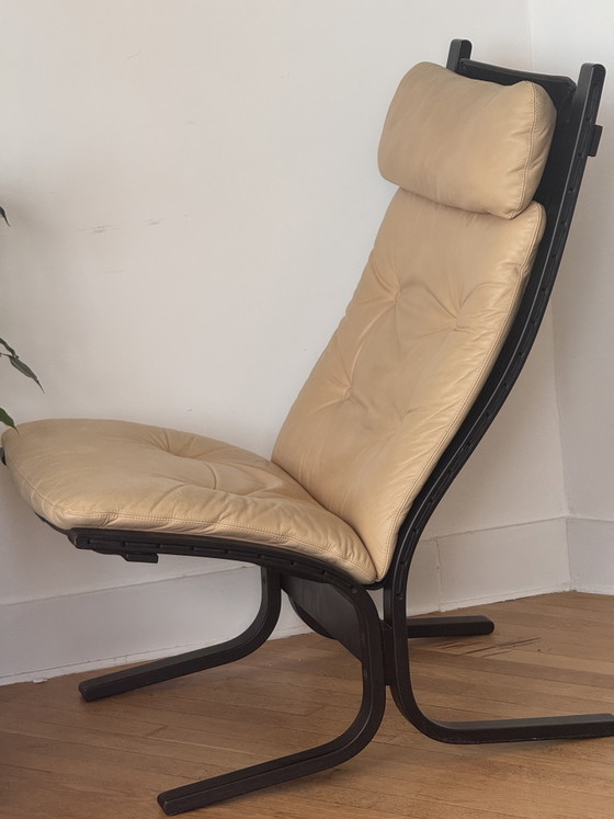 Sillón Siesta: Ingmar Relling para Westnofa, Noruega, 1965. – Sillones, Leather, Wood (photo 2 of 10)