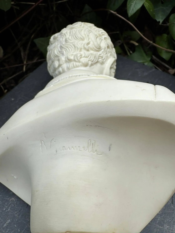 Busto de alabastro de una mujer firmado Arnaldo Giannelli. – Esculturas, Stone, Art Deco (photo 2 of 9)