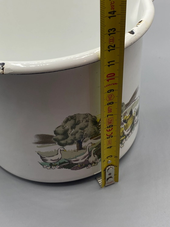 Cafetière en émail – Décoration champêtre avec oies et maisons à colombages – Objets déco, 1980 (photo 10 of 10)