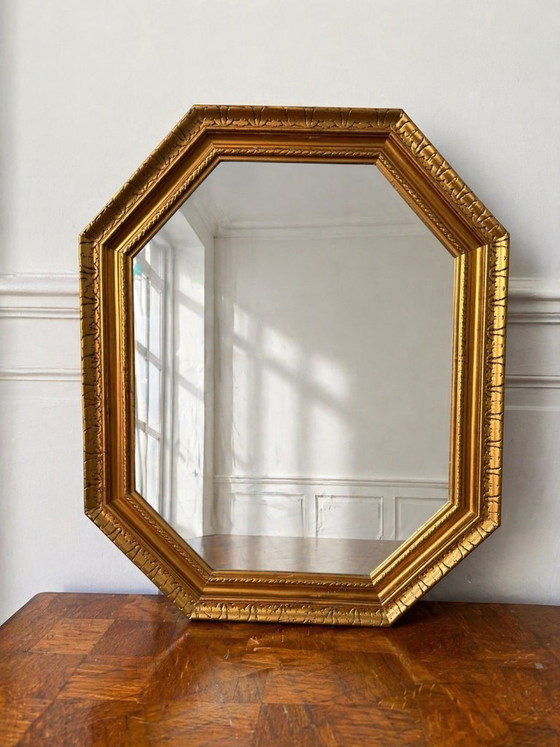 Image 1 of Miroir octogonal en bois doré