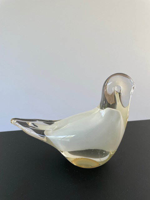 Image 1 of Pájaro con diseño de vidrio: elegante y escultural en vidrio transparente