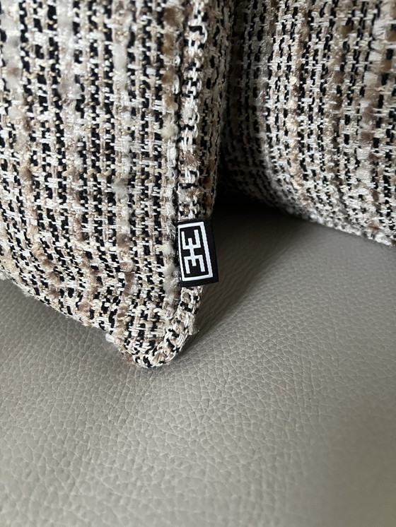 Image 1 of Due cuscini Eichholtz modello 'Mademoiselle' beige