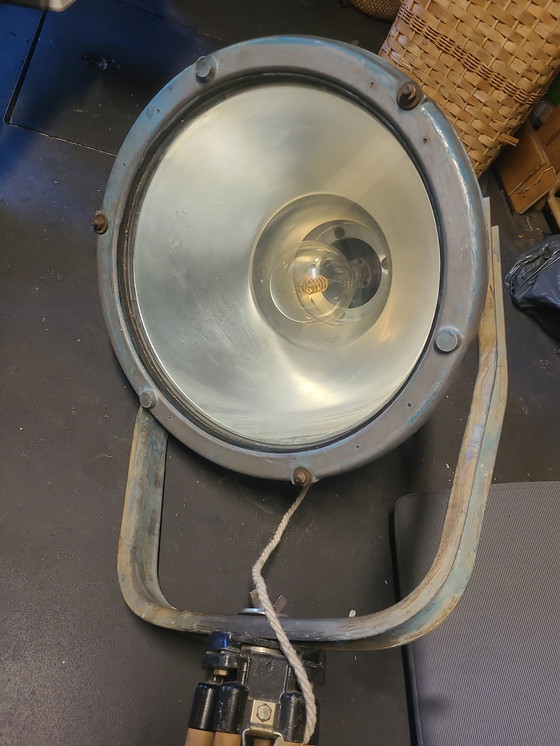 Image 1 of Lampada da terra industriale a 3 gambe