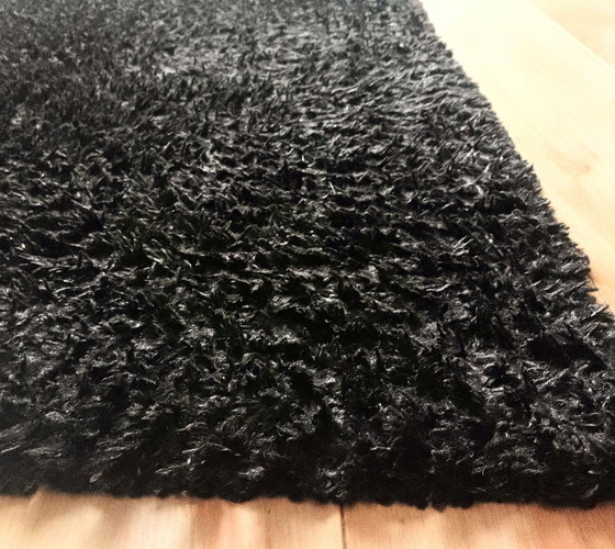 Image 1 of moquette noire à poils longs