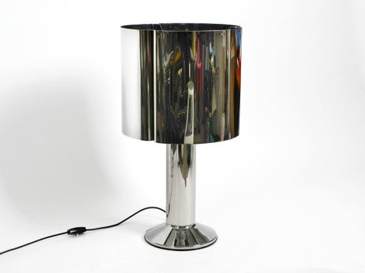 Lampada da tavolo unica, pesante, enorme, in metallo cromato, anni '70, con paralume in metallo | Altezza 75 cm | 29,5"