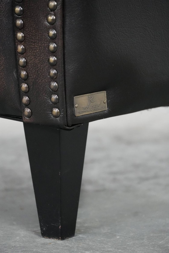 Image 1 of Fauteuil club Chesterfield luxueux en cuir de vachette foncé de style anglais