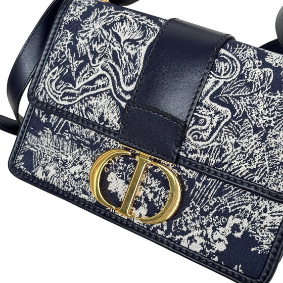 Dior Montaigne 30 – Crossbody bags, Calfskin (photo 8 of 25)