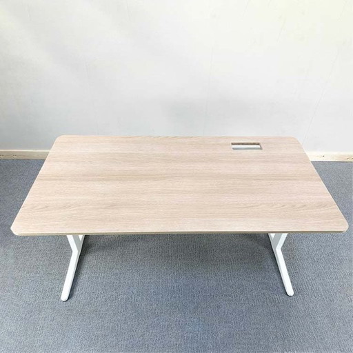 Ahrend Desk