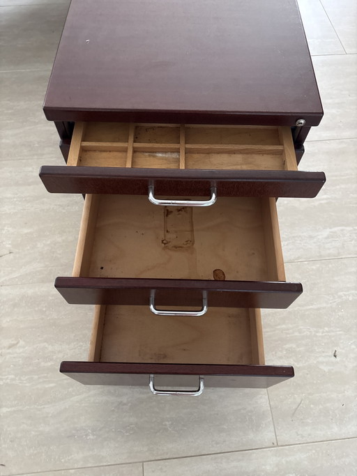 Klassiek houten bureau 