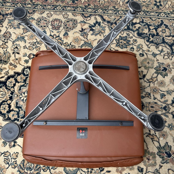Sgabello Midcentury + Collezione Life – form+life collection, Poggiapiedi e pouf, Leather, Metal (photo 6 of 7)
