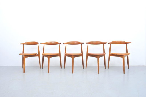 Sedia a forma di cuore Hans J. Wegner Fh4104 1952 in rovere e pelle