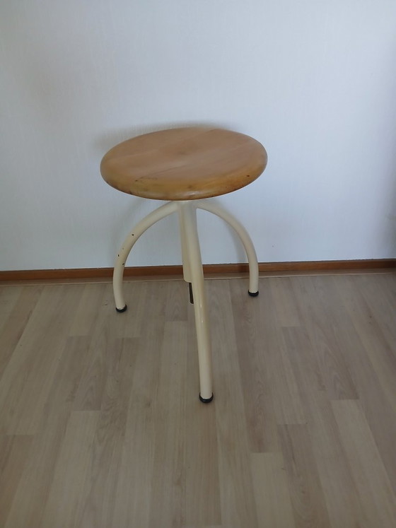 Sgabello Treppiede - Oostwoud - Vintage – Sgabelli, Legno, Metallo (photo 2 of 7)
