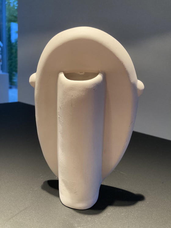 Image 1 of Escultura moderna de rostro estilizado