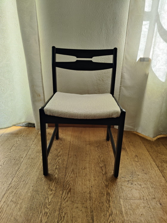 Image 1 of 4x vintage dining table chairs!