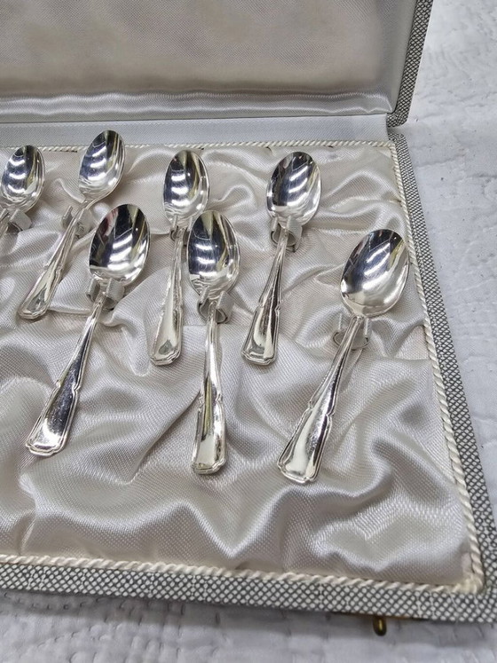 Silver-plated metal cutlery set with 12 teaspoons (photo 4 of 5)