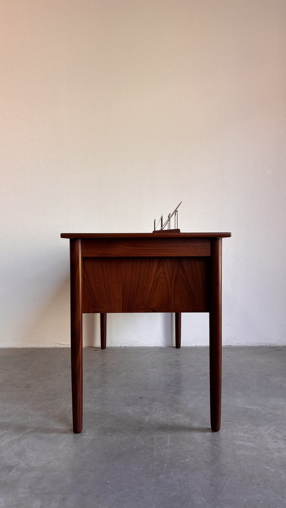 Image 1 of Vintage Deens bureau teak