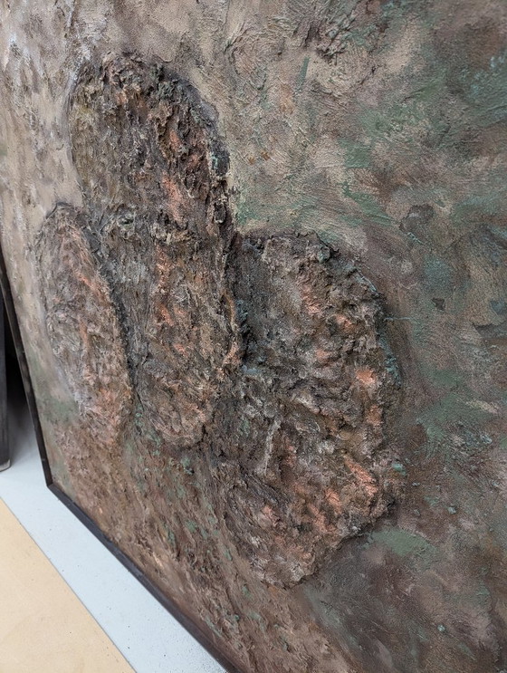 Image 1 of Three Guys – Oggetto da parete scultoreo con rilievo grezzo