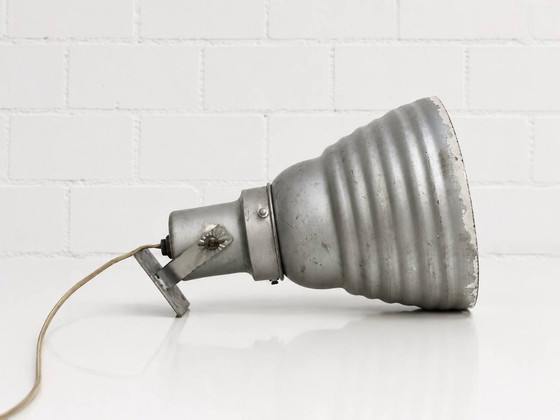 Image 1 of Industriële wand- of plafondspot van aluminium, jaren 1950-1960.